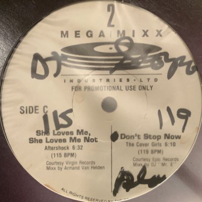 画像1: Various - Mega-Mixx Issue 2 (Side C & D) (inc. The Bee Gees - Stayin' Alive (The 1991 Breakdown)) (12'') (コンディションの為特価！！)