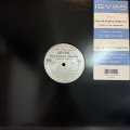 Isyss feat. Jadakiss - Day & Night (Remix) (12'')