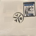 Crooklyn Clan Meets DJ Kool - Here We Go Now (12'') (奇跡の新品未開封!!)