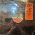 Intro - Love Thang (b/w Let Me Be The One) (12'')